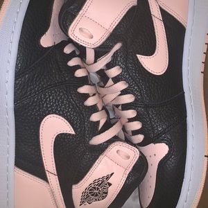 jordan 1 crimson tint laces